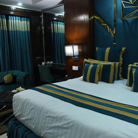 Hilton Suites ลาฮอร์ ภายนอก รูปภาพ