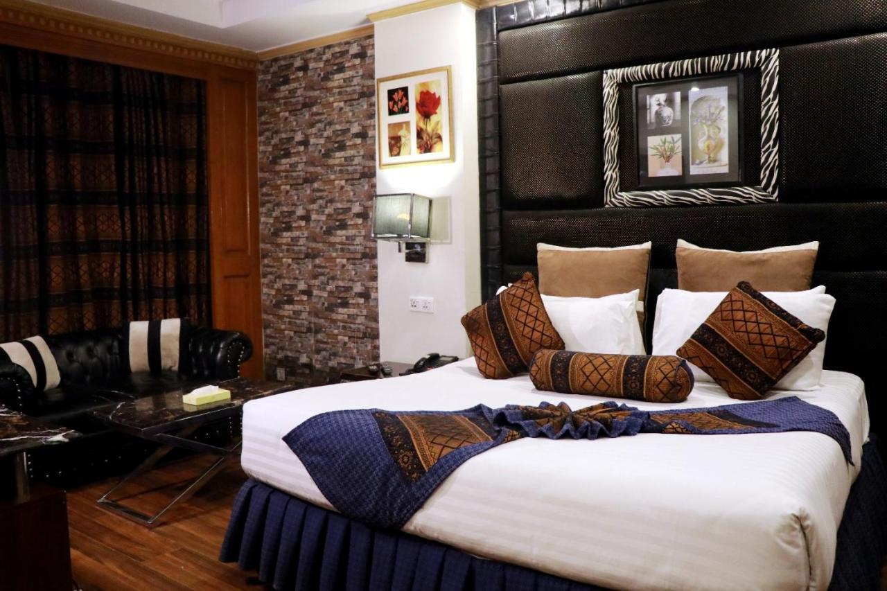 Hilton Suites ลาฮอร์ ภายนอก รูปภาพ