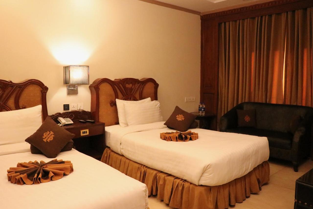 Hilton Suites ลาฮอร์ ภายนอก รูปภาพ