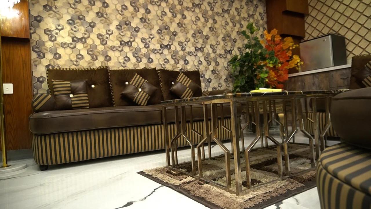Hilton Suites ลาฮอร์ ภายนอก รูปภาพ