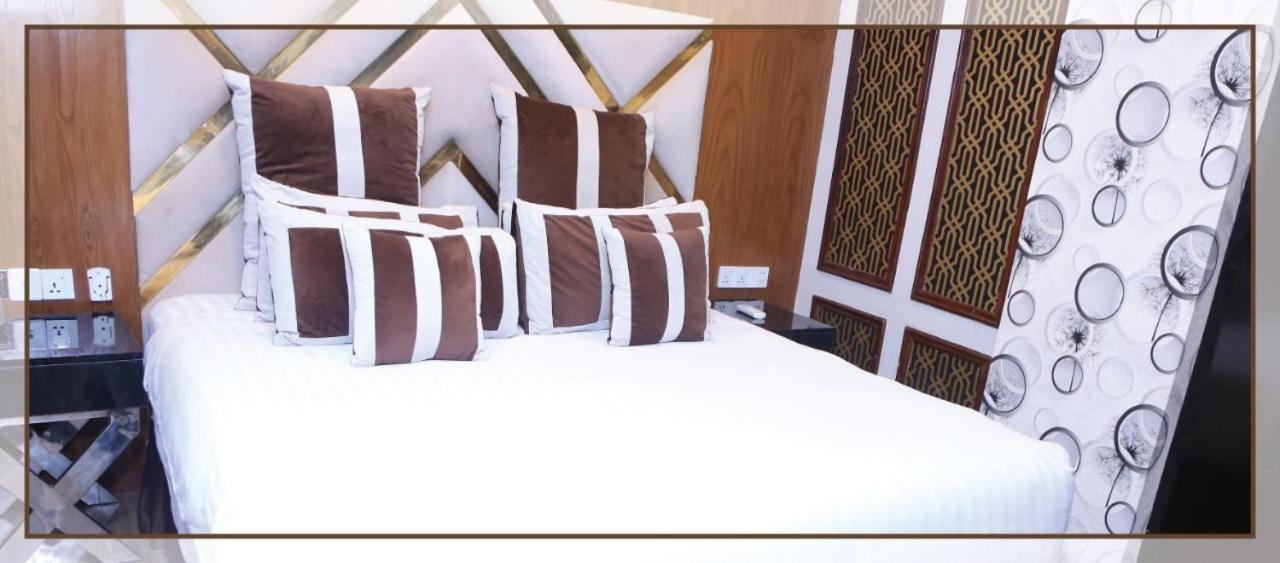 Hilton Suites ลาฮอร์ ภายนอก รูปภาพ