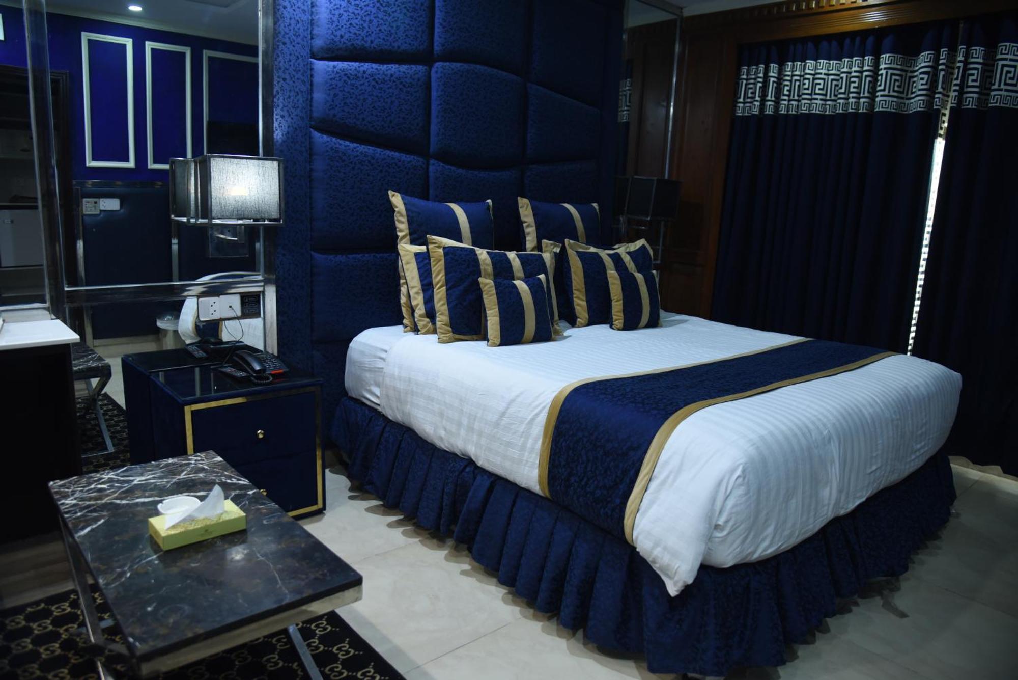 Hilton Suites ลาฮอร์ ภายนอก รูปภาพ