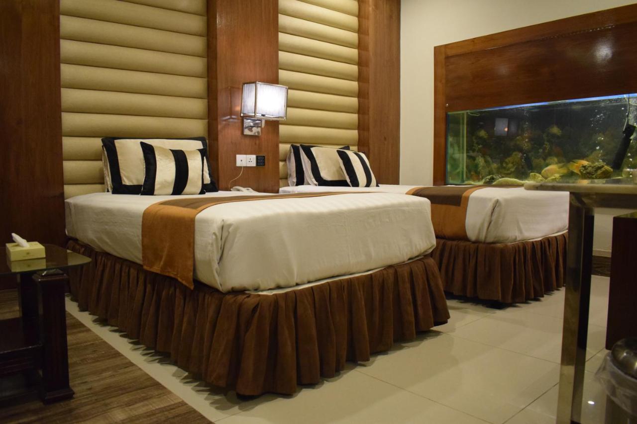 Hilton Suites ลาฮอร์ ภายนอก รูปภาพ