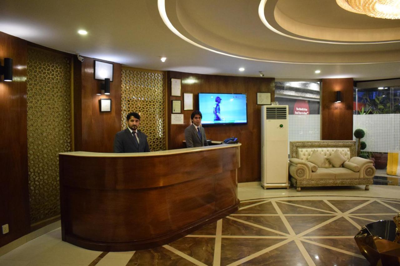 Hilton Suites ลาฮอร์ ภายนอก รูปภาพ