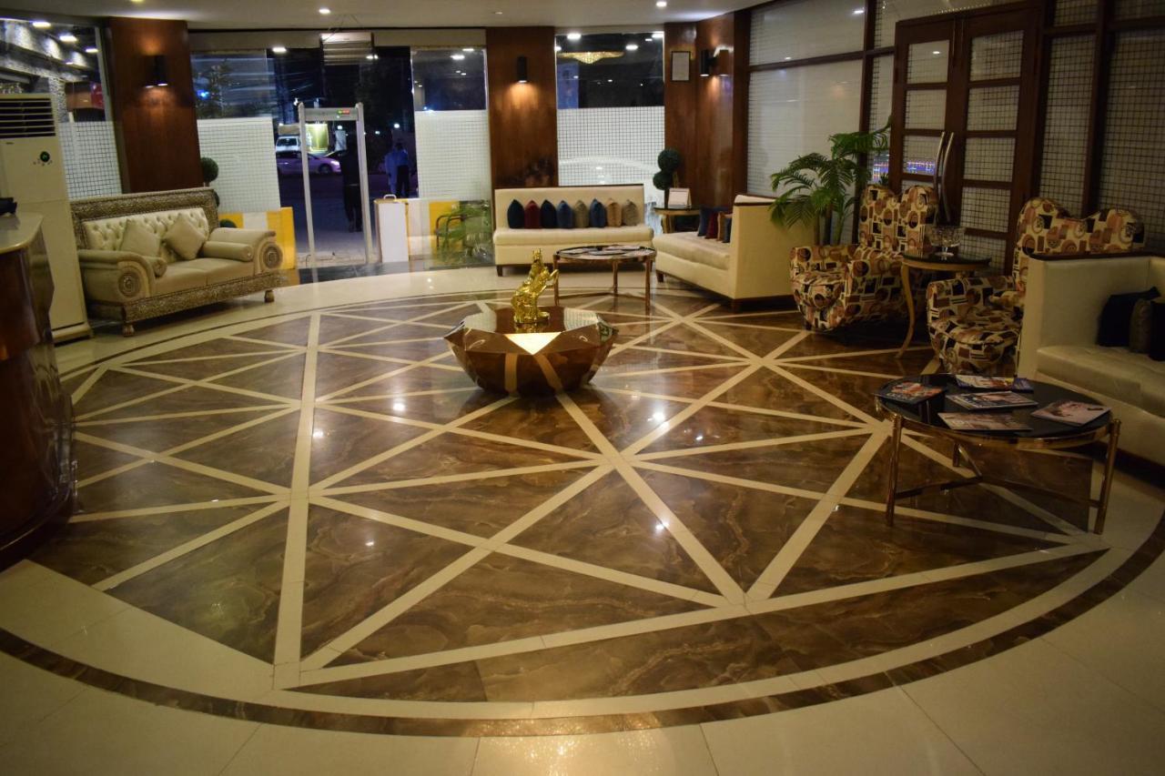 Hilton Suites ลาฮอร์ ภายนอก รูปภาพ