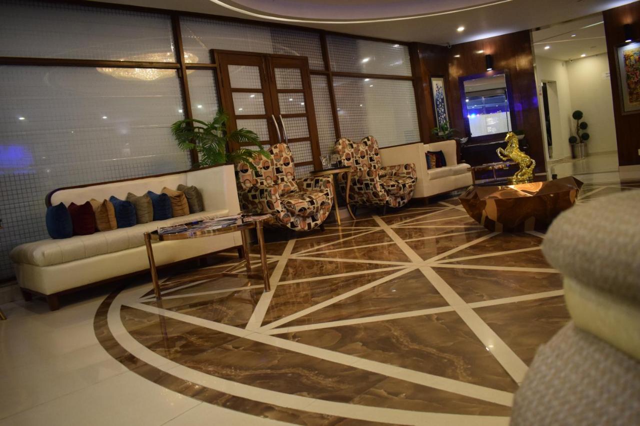 Hilton Suites ลาฮอร์ ภายนอก รูปภาพ
